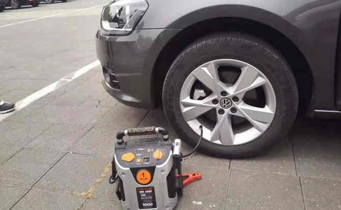 三台汽车搭电案例
